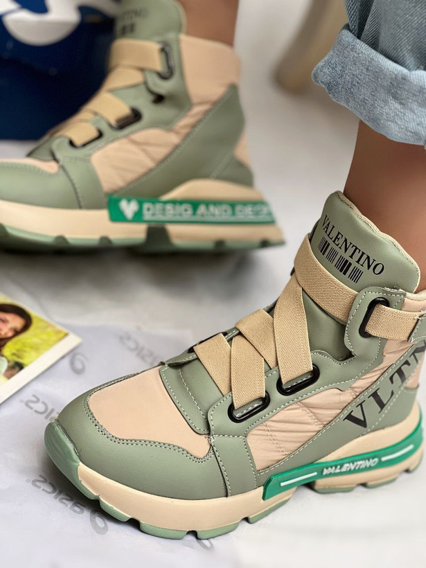 ونس ساقدار/نیمبوت ولنتینو زنانه دخترانه جنس درجه یک کار باغ سپهسالار جنس رویه کاپشنی ضد آب قالب استاندارد زیره پیو خیلی سبک