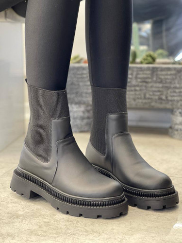 بوت جدید زنانه/دخترانه کیفیت اصلی زیره پیو بسیار شیک خوشپا راحت سایزبندی ۳۷ تا ۴۰