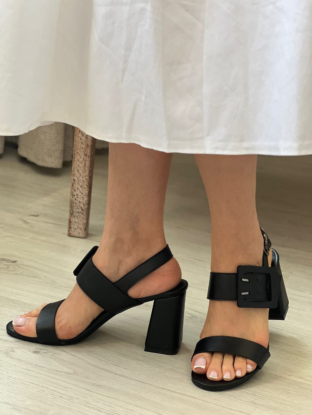 صندل مجلسی زنانه/دخترانه مدل لاله رویه چرم صنعتی پاشنه ۷ سانت قالب استاندارد سایزبندی ۳۶ تا ۴۱ کیفیت عالی