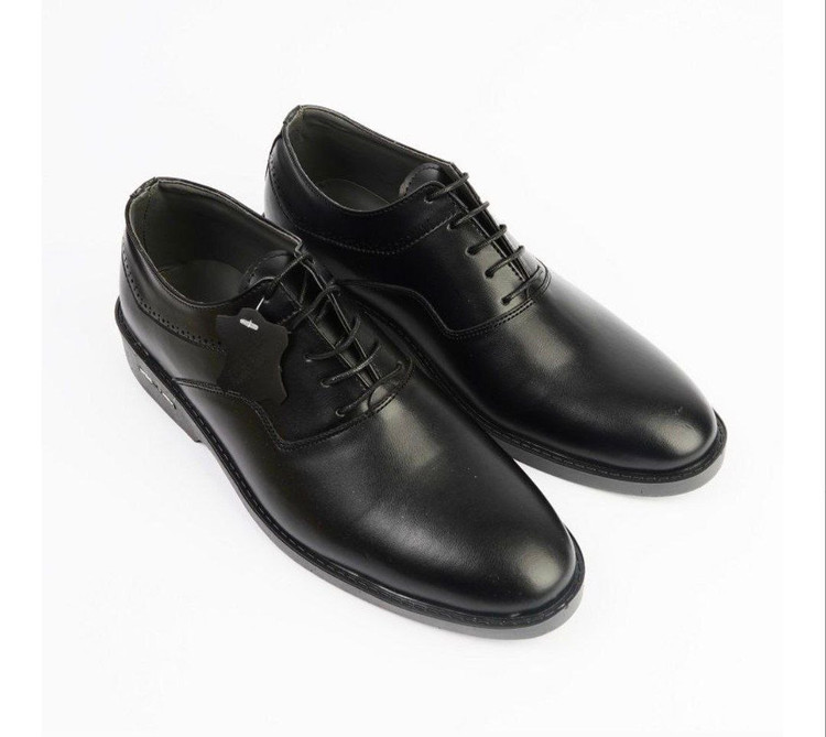 کفش مجلسی و کلاسیک مردانه جنس رویه چرم صنعتی با کیفیت زیره pvc سایزبندی ۴۰ تا ۴۴
