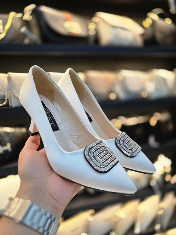 کفش مجلسی زنانه/دخترانه سگک نگین مربع قالب استاندارد پاشنه ۷ سانت کیفیت عالی سایزبندی ۳۷ تا ۴۰