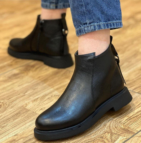 نیم بوت زنانه/دخترانه جنس سوگو زیره پیو و سبک وزن در حد ۱۰۰ گرم مناسب برای استفاده طولانی مدت بسیار شیک خوشپا و راحت