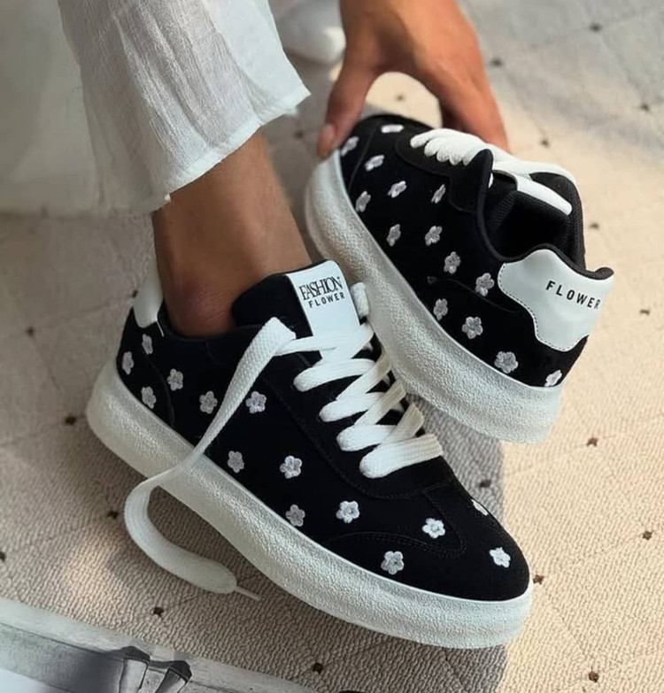 ونس زنانه/دخترانه بابونه زیره پیو و بسیار سبک با زیره ی اصلی و رویه سوپر سوییت گلدوزی کیفیت عالی بسیار شیک خوشپا راحت