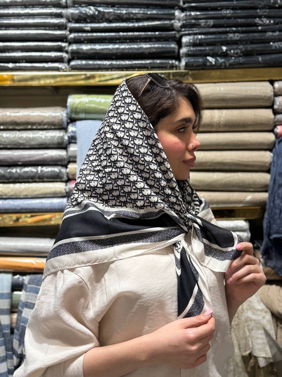 روسری شیک نخی قواره ۱۰۰ جنس نخی اعلا فروش بصورت تک و عمده