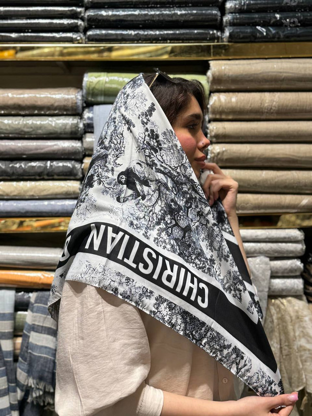 روسری شیک نخی قواره ۱۰۰ جنس نخی اعلا فروش بصورت تک و عمده