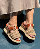 صندل جدید زنانه دخترانه در دو رنگ کرم و مشکی لژ ۷ سانت سایزبندی ۳۷ تا ۴۰