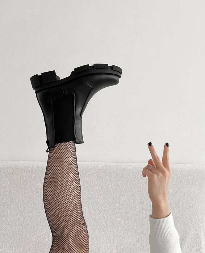 بوت جدید زنانه/دخترانه بسیار شیک خوشپا و راحت سایزبندی ۳۷ تا ۴۰