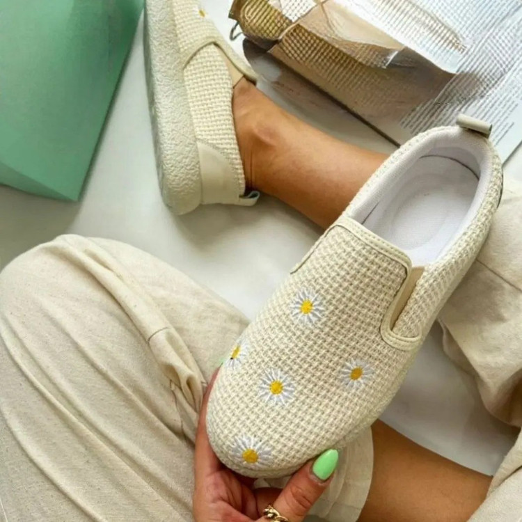 ست ونس و کوله طرح بابونه زنانه/دخترانه زیره پیو و بسیار سبک کیفیت عالی بسیار شیک خوشپا و راحت سایزبندی ۳۷ تا ۴۰ سفارش هم به صورت ست و هم جدا