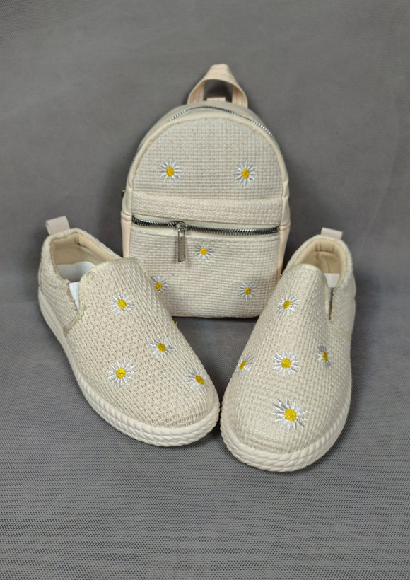 ست ونس و کوله طرح بابونه زنانه/دخترانه زیره پیو و بسیار سبک کیفیت عالی بسیار شیک خوشپا و راحت سایزبندی ۳۷ تا ۴۰ سفارش هم به صورت ست و هم جدا