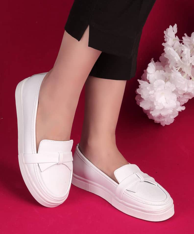 ونس پاپیونی زنانه/دخترانه جنس رویه چرم زیره لژکشی راحت سبک و راحت طبی و شیک و خوشپا سایزبندی ۳۷ تا ۴۱