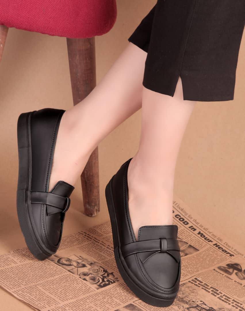 ونس پاپیونی زنانه/دخترانه جنس رویه چرم زیره لژکشی راحت سبک و راحت طبی و شیک و خوشپا سایزبندی ۳۷ تا ۴۱