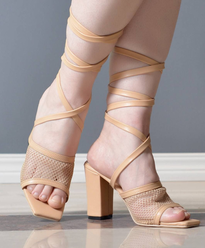 صندل زنانه/دخترانه مدل جدید بندی جنس چرم درجه یک عالی سایزبندی ۳۶تا۴۰قالب استاندارد جنس تور اصل پاشنه ۷ سانت کیفیت تضمینی عالی