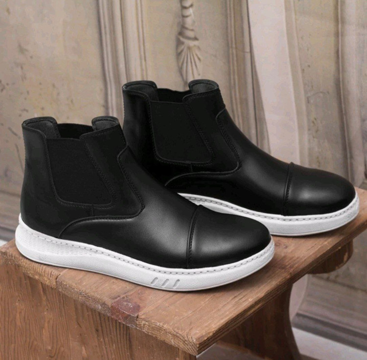 نیم بوت کشی مردانه جنس رویه چرم صنعتی زیره از pvc دور دوخت شده سایزبندی ۴۰ تا ۴۴