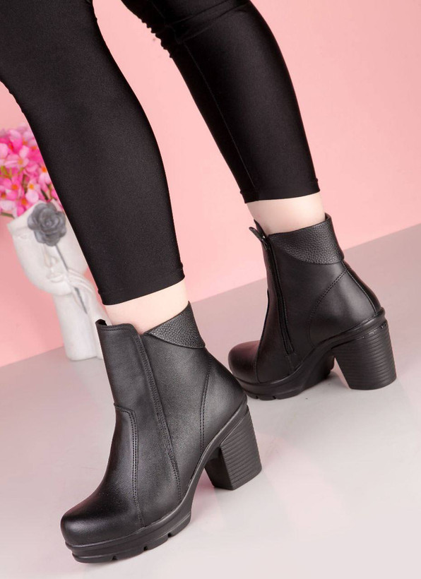 نیم بوت زنانه/دخترانه مدل یقه دار رویه چرم و شرانک زیره پی یو طبی و راحت شیک و خوشپا