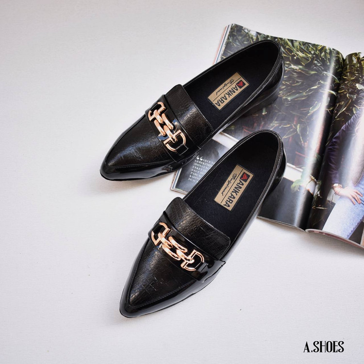 کفش کالج اسپرت زنانه/دخترانه رویه ورنی و پتینه درجه یک زیره پیو نرم و سبک کیفیت درجه یک قالب استاندارد سایزبندی ۳۷ تا ۴۱ پاخوری شیک و زیبا