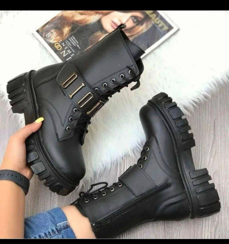 بوت دیور زنانه/دخترانه در رنگبندی مشکی و سفید سایزبندی ۳۷ تا ۴۰