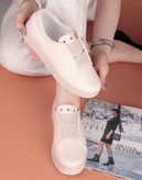 ونس دکمه ای کشی زنانه/دخترانه جنس رویه چرم زیره لژکشی راحت سبک و راحت طبی و شیک سایزبندی ۳۷ تا ۴۱