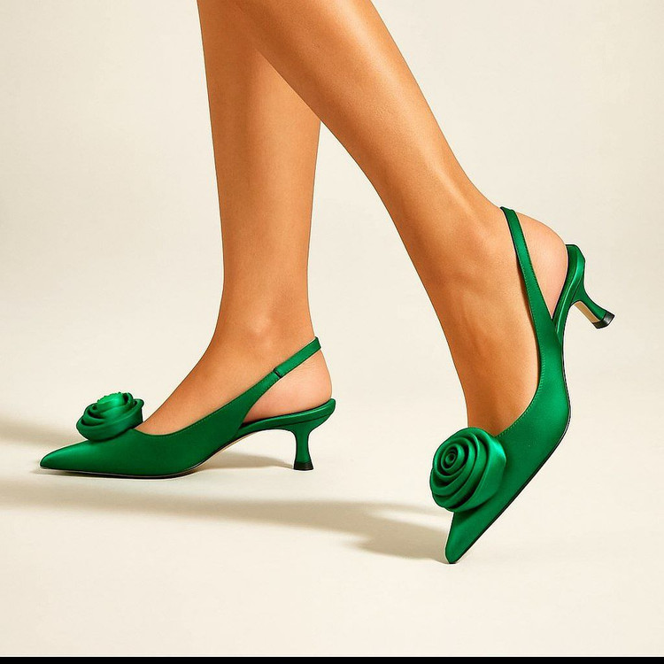 کفش مجلسی زنانه/دخترانه مدل رز جنس رویه ساتن سایزبندی ۳۶ تا ۴۱ اندازه پاشنه ۳ سانت