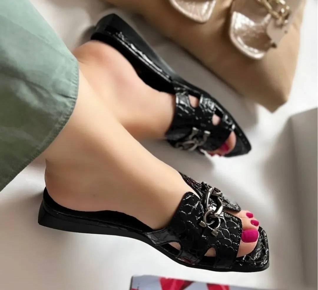 کفش صندل جدید زنانه/دخترانه بسیار شیک خوشپا و راحت کیفیت عالی سایزبندی ۳۷ تا ۴۰