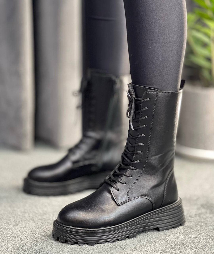 بوت جدید زنانه/دخترانه بسیار شیک و خوشپا زیره پیو و وزن سبک و بسیار راحت سایزبندی ۳۷ تا ۴۰