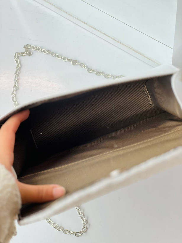 کیف مجلسی دستی زنانه/دخترانه ابعاد ۱۳*۲۲ رنگ سفید در سه طرح زیبا