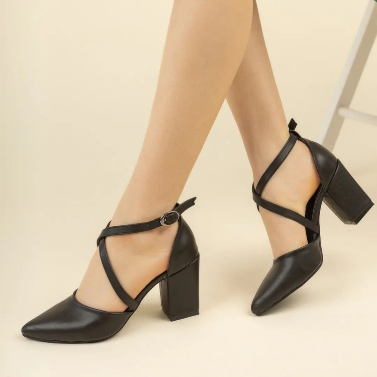 کفش مجلسی زنانه/دخترانه سایزبندی ۳۶تا۴۰ قالب استاندارد پاشنه ۶ سانت پاخوری خیلی شیک و راحت کیفیت کار اصل عالی در سه جنس متفاوت