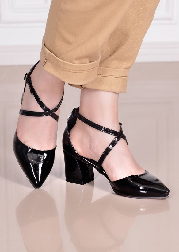 کفش مجلسی زنانه/دخترانه سایزبندی ۳۶تا۴۰ قالب استاندارد پاشنه ۶ سانت پاخوری خیلی شیک و راحت کیفیت کار اصل عالی در سه جنس متفاوت