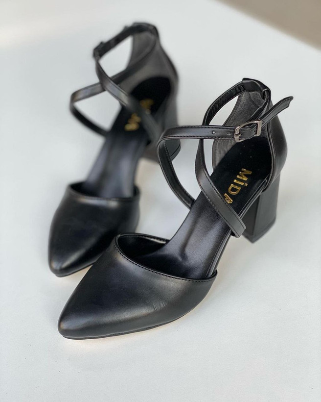 کفش مجلسی زنانه/دخترانه سایزبندی ۳۶تا۴۰ قالب استاندارد پاشنه ۶ سانت پاخوری خیلی شیک و راحت کیفیت کار اصل عالی در سه جنس متفاوت