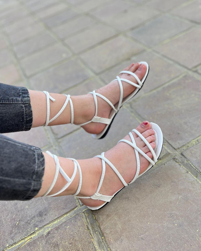 کفش صندل زنانه/دخترانه سایزبندی ۳۶ تا ۴۱ در رنگبندی متنوع