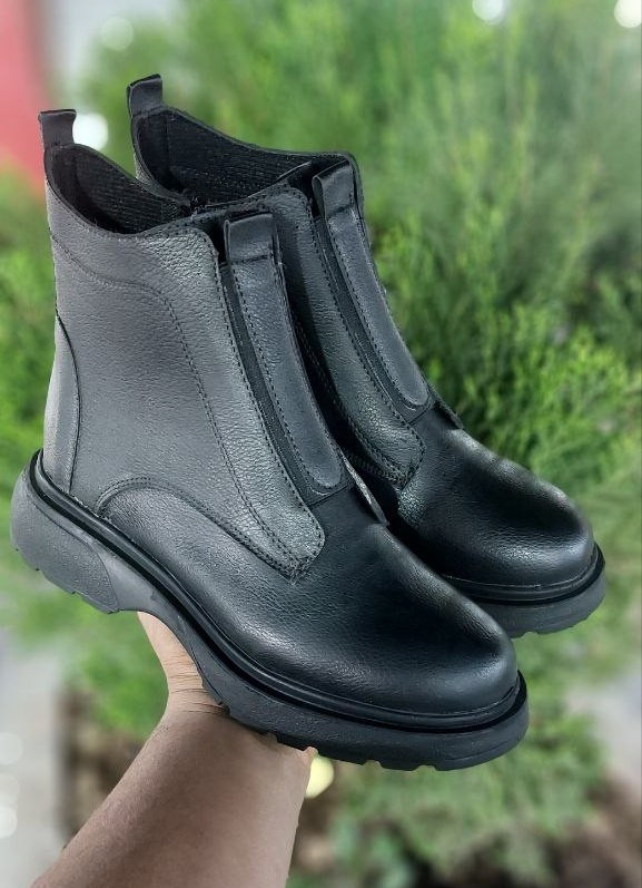 بوت جدید زنانه/دخترانه زیره پیو و سبک وزن حدود ۱۰۰ گرم بسیار باکیفیت و خوشپا و راحت سایزبندی ۳۷ تا ۴۰