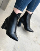 بوت پاشنه دار جدید زنانه/دخترانه اندازه پاشنه ۵ سانت سایزبندی ۳۷ تا ۴۰ در دو رنگ عسلی و مشکی