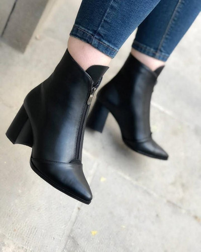 بوت پاشنه دار جدید زنانه/دخترانه اندازه پاشنه ۵ سانت سایزبندی ۳۷ تا ۴۰ در دو رنگ عسلی و مشکی