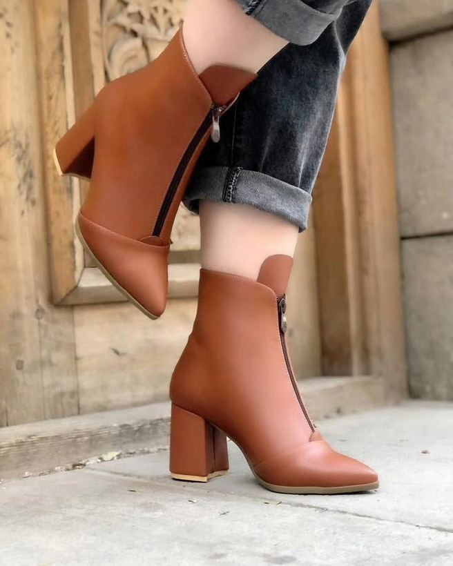 بوت پاشنه دار جدید زنانه/دخترانه اندازه پاشنه ۵ سانت سایزبندی ۳۷ تا ۴۰ در دو رنگ عسلی و مشکی