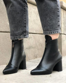 بوت پاشنه دار جدید زنانه/دخترانه اندازه پاشنه ۵ سانت سایزبندی ۳۷ تا ۴۰ در دو رنگ عسلی و مشکی