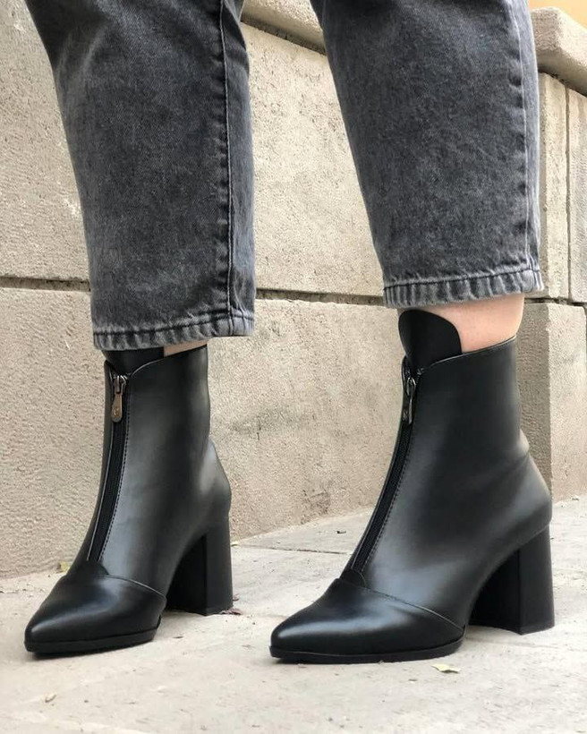 بوت پاشنه دار جدید زنانه/دخترانه اندازه پاشنه ۵ سانت سایزبندی ۳۷ تا ۴۰ در دو رنگ عسلی و مشکی