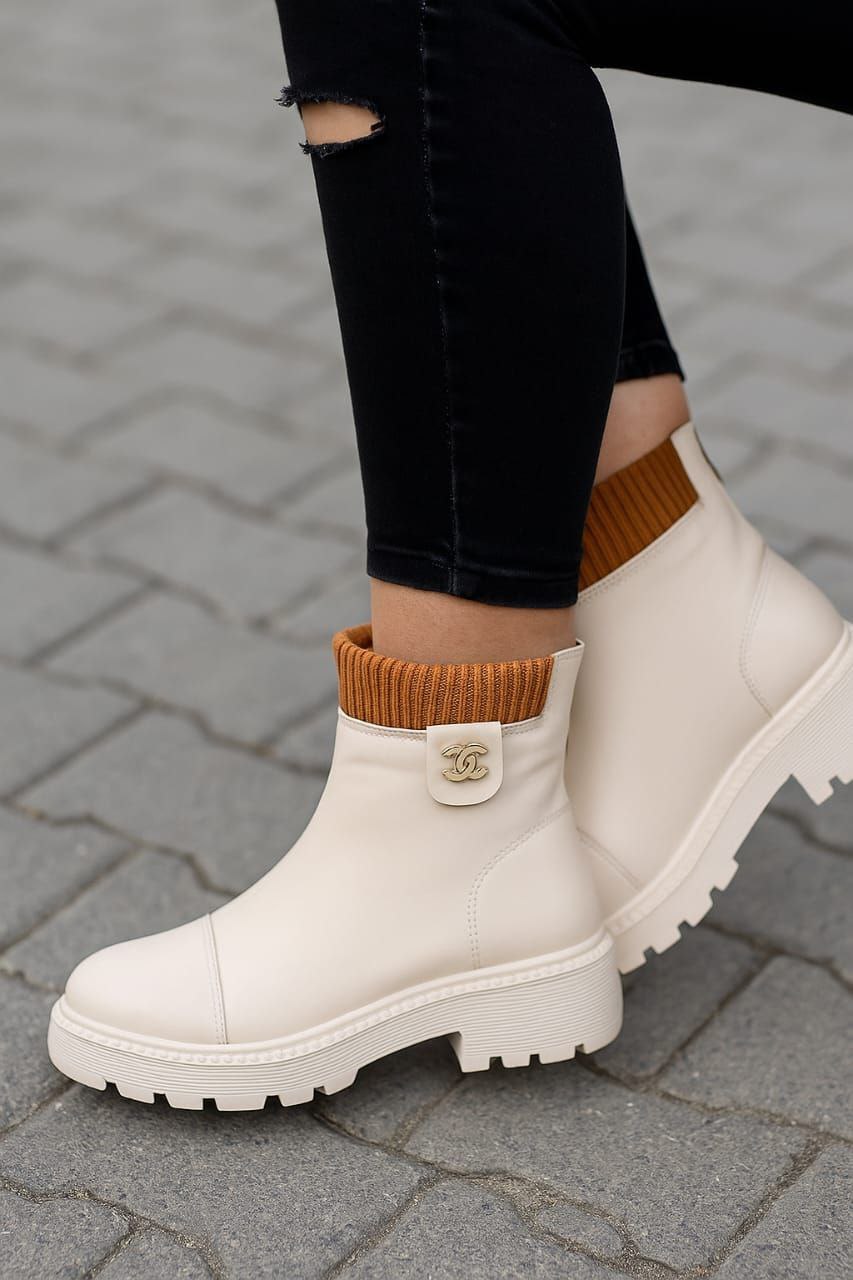 نیم بوت زنانه/دخترانه زیره پیو و سبک بسیار باکیفیت شیک و خوشپا و راحت وزن در حد صد گرم