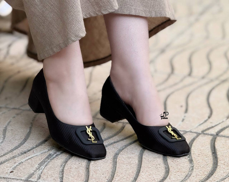 کفش مجلسی زنانه/دخترانه رویه ساتن طرح جدید پاشنه ۴ سانتی مبلی کیفیت بینظیر متریال ترک پاخوری شیک سایز ۳۷ تا ۴۰