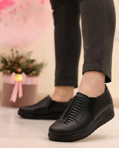 کفش طبی و کارمندی زنانه رویه چرم بیاله واکس خور زیره پیو نرم کفی داخل طبی سایزبندی ۳۷ تا ۴۲ پاخوری شیک