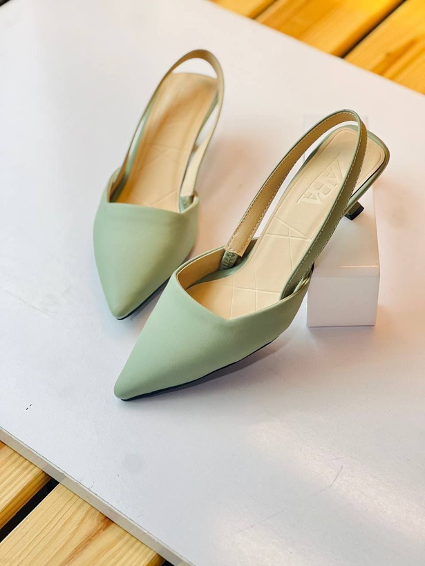 کفش مجلسی زنانه/دخترانه زارا جنس چرم پاشنه ۳ سانت کیفیت عالی و درجه یک سایزبندی ۳۶ تا ۴۱ قالب استاندارد رنگبندی مداد رنگی