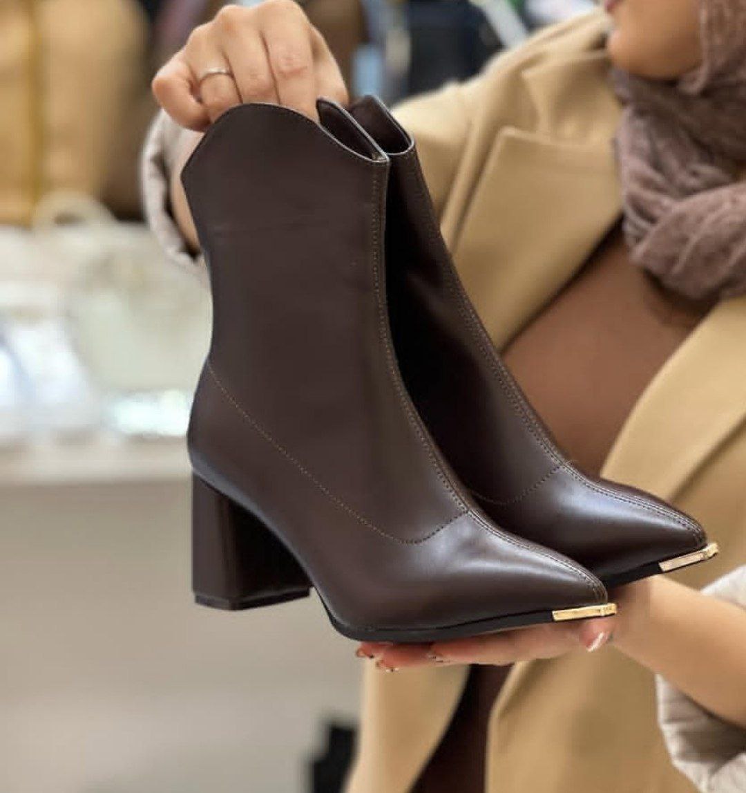 بوت جدید زنانه/دخترانه بسیار شیک و خوشپا و راحت پاشنه ۷ سانت کیفیت در حد ترک سایزبندی ۳۷ تا ۴۰