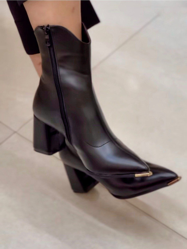 بوت جدید زنانه/دخترانه بسیار شیک و خوشپا و راحت پاشنه ۷ سانت کیفیت در حد ترک سایزبندی ۳۷ تا ۴۰