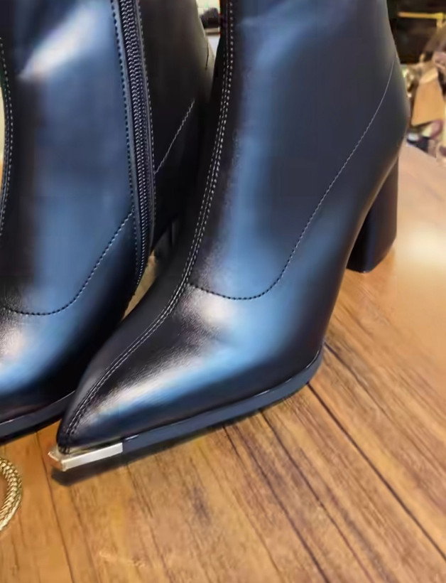 بوت جدید زنانه/دخترانه بسیار شیک و خوشپا و راحت پاشنه ۷ سانت کیفیت در حد ترک سایزبندی ۳۷ تا ۴۰