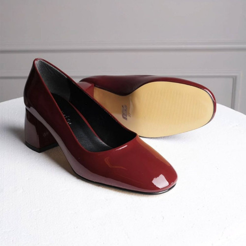 کفش کلاسیک و مجلسی زنانه/دخترانه رویه ورنی زیره دافوس سایزبندی ۳۶ تا ۴۱ پاشنه ۳ تا ۴ سانت