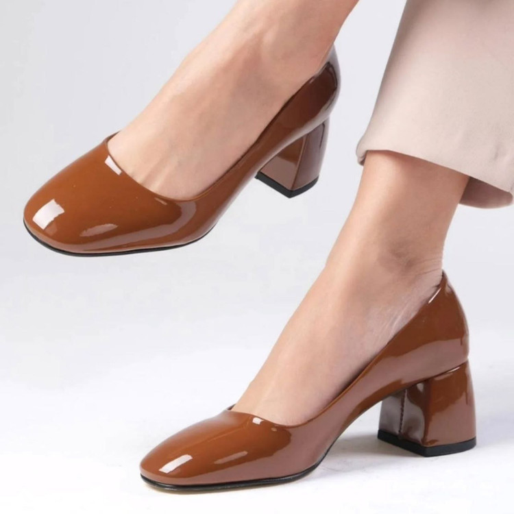 کفش کلاسیک و مجلسی زنانه/دخترانه رویه ورنی زیره دافوس سایزبندی ۳۶ تا ۴۱ پاشنه ۳ تا ۴ سانت