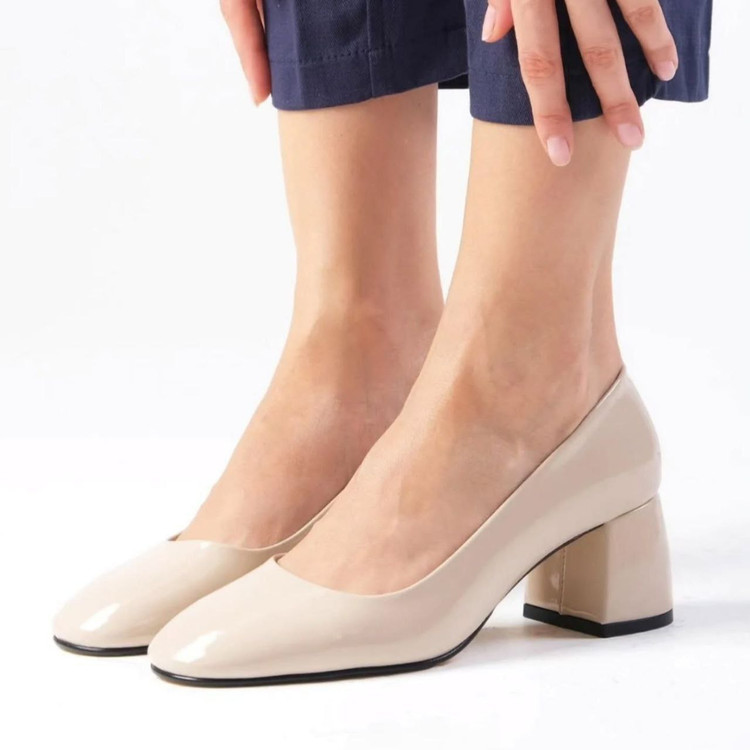 کفش کلاسیک و مجلسی زنانه/دخترانه رویه ورنی زیره دافوس سایزبندی ۳۶ تا ۴۱ پاشنه ۳ تا ۴ سانت