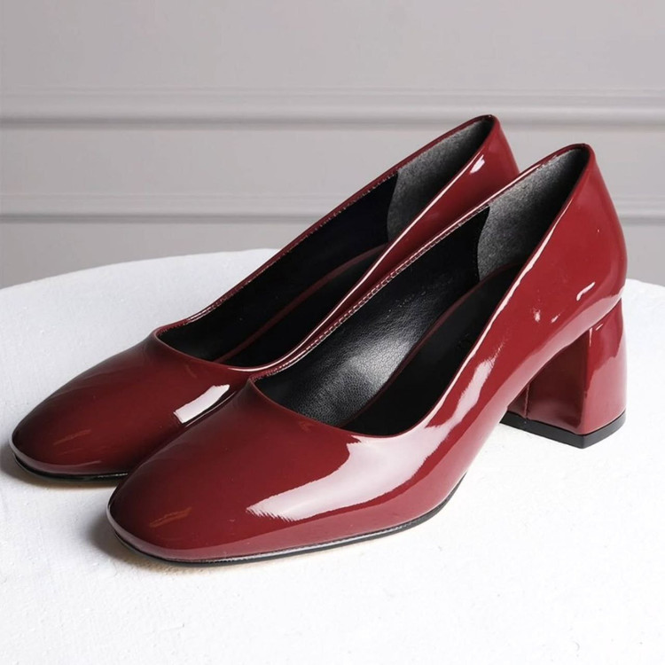 کفش کلاسیک و مجلسی زنانه/دخترانه رویه ورنی زیره دافوس سایزبندی ۳۶ تا ۴۱ پاشنه ۳ تا ۴ سانت