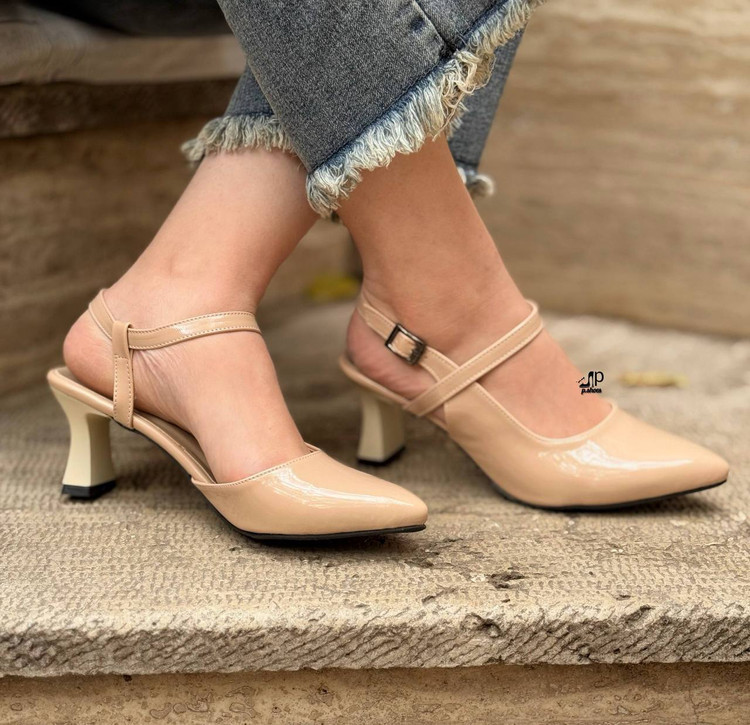 کفش مجلسی زنانه/دخترانه جنس رویه ورنی براق پاشنه ۷ سانت زیره دلتا کیفیت بینظیر سایز ۳۷ تا ۴۰ پاخوری شیک