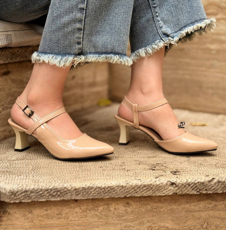 کفش مجلسی زنانه/دخترانه جنس رویه ورنی براق پاشنه ۷ سانت زیره دلتا کیفیت بینظیر سایز ۳۷ تا ۴۰ پاخوری شیک