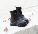 بوت زنانه/دخترانه بسیار شیک خوشپا و راحت زیره پیو و بسیار سبک سایزبندی ۳۷ تا ۴۰