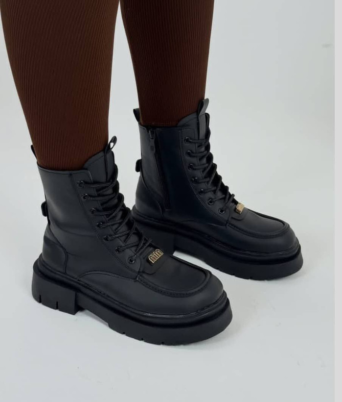 بوت زنانه/دخترانه رویه چرم حوله ای زیره پیو سایزبندی ۳۷ تا ۴۰ قالب استاندارد کیفیت بسیار عالی بسیار سبک و راحت